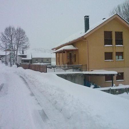 Gasthaus El Aposento De Babia Quintanilla De Babia Exterior foto