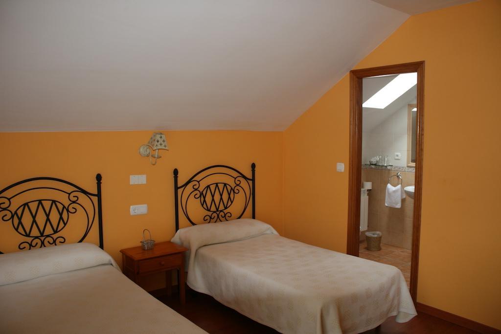 Gasthaus El Aposento De Babia Quintanilla De Babia Zimmer foto
