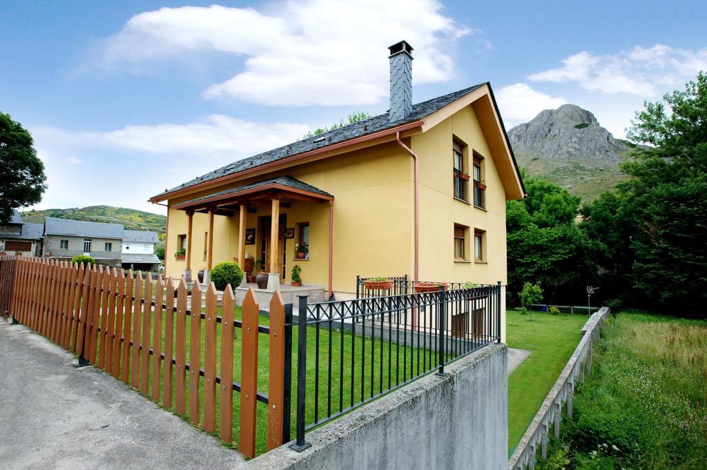 Gasthaus El Aposento De Babia Quintanilla De Babia Exterior foto